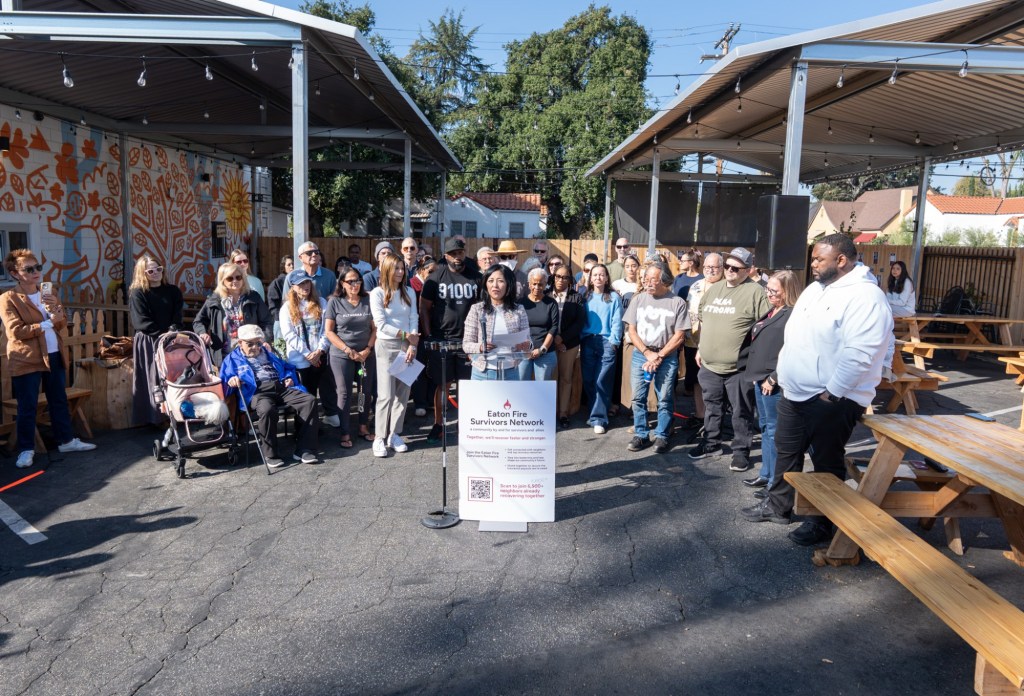 Sobreviventes de incêndio em Los Angeles pedem renúncia do comissário de seguros do estado – Daily News