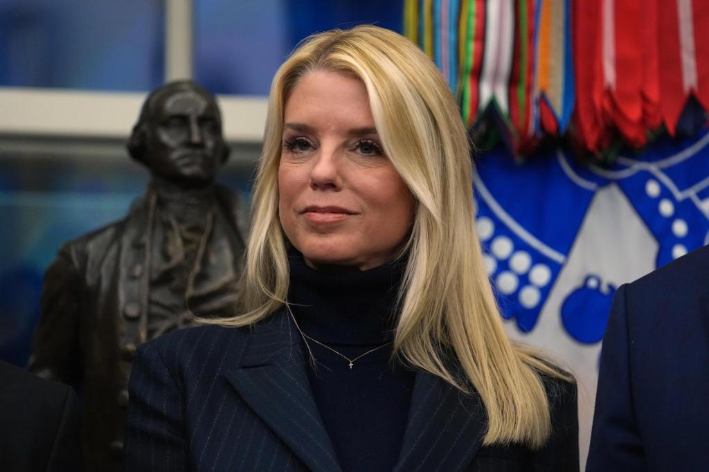 AG Bondi enfrentará Congresso sobre Epstein e investigação de legisladores