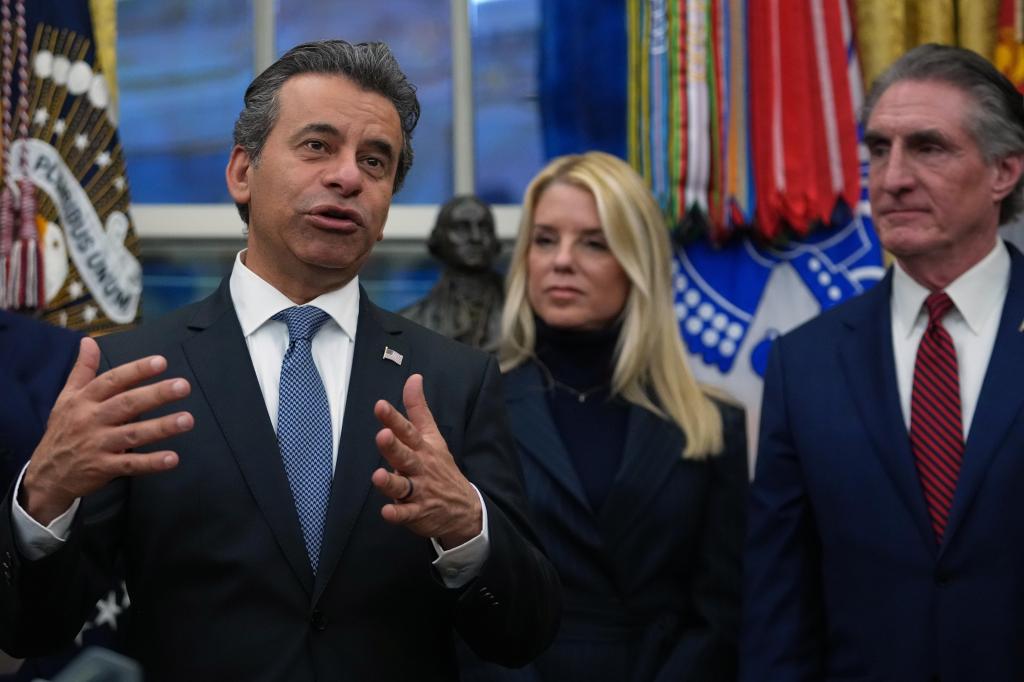 Legislador da Câmara levanta novas preocupações sobre o programa ultrarrápido de revisão de medicamentos da FDA