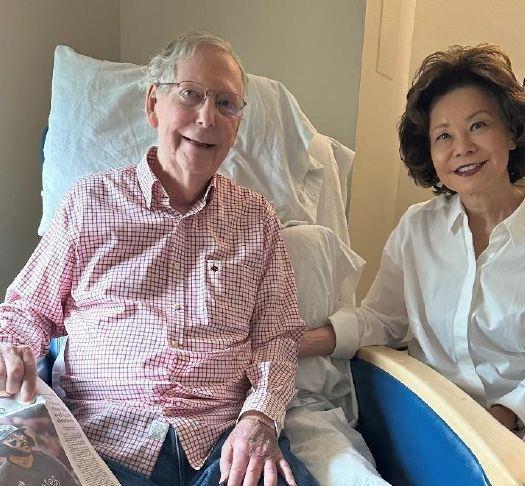 McConnell quebra semanas de silêncio sobre saúde